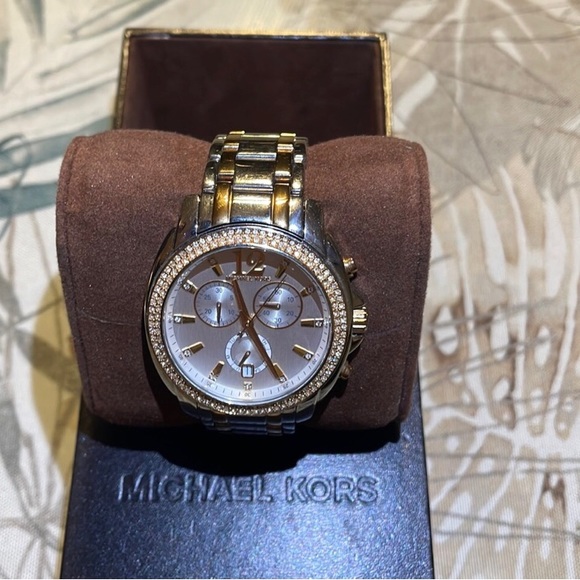 Two-tone gold and sliver Michael Kors Watch - Picture 4 of 4